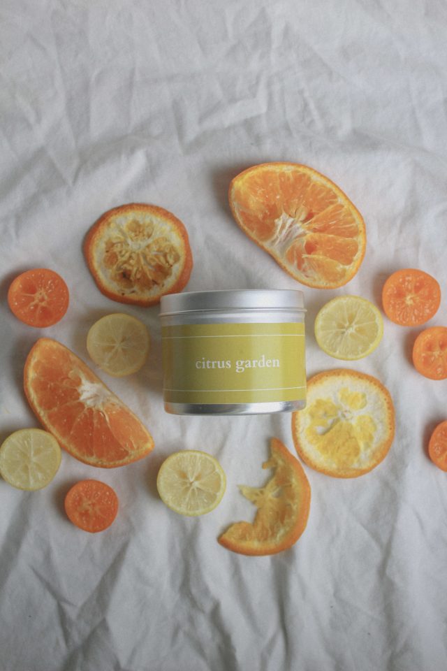 The citrus garden smells like a blend of lemon, tangerine, bergamot and orange zest essential oils in different proportions while complementing each other to give a citrusy scent.