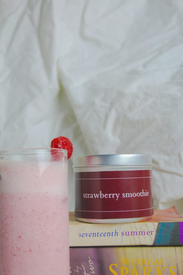 If you adore mild, sweet fragrances, our strawberry scented candle is perfect for you. Crafted by blending sweet strawberry essential oil with vanilla, and to enhance its uplifting effect, lemon oil is added.